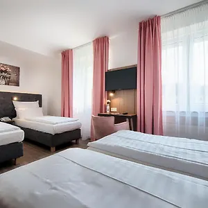 Home Hotel Отель